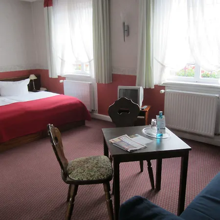 林德沃特酒店 酒店 吕德斯海姆