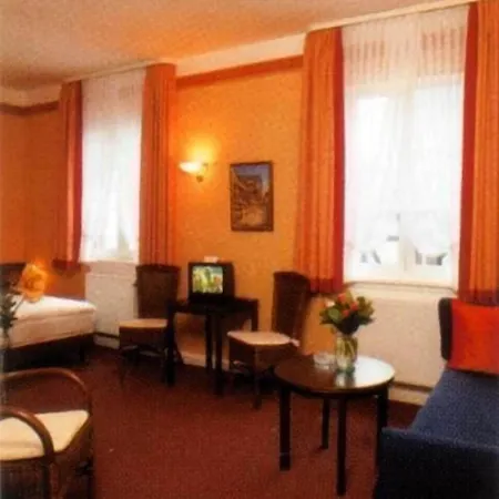 林德沃特酒店 3* 吕德斯海姆